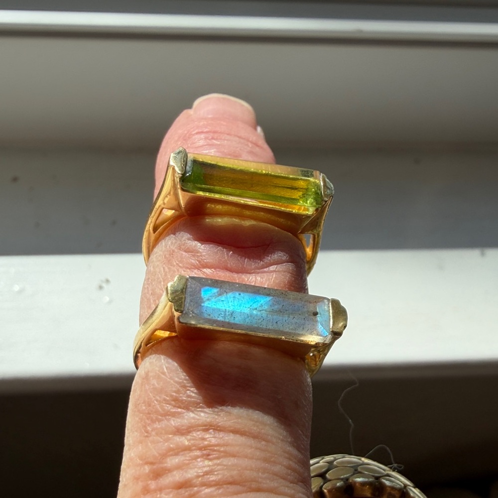 Elegant Gold and Green Women's Ring Set